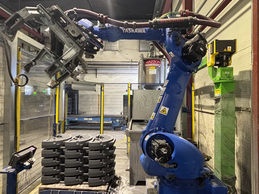Robotic core cleaning station