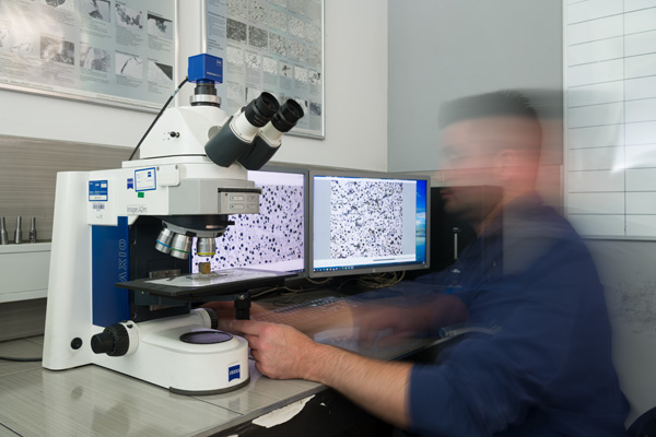Lab microscope at the QC department