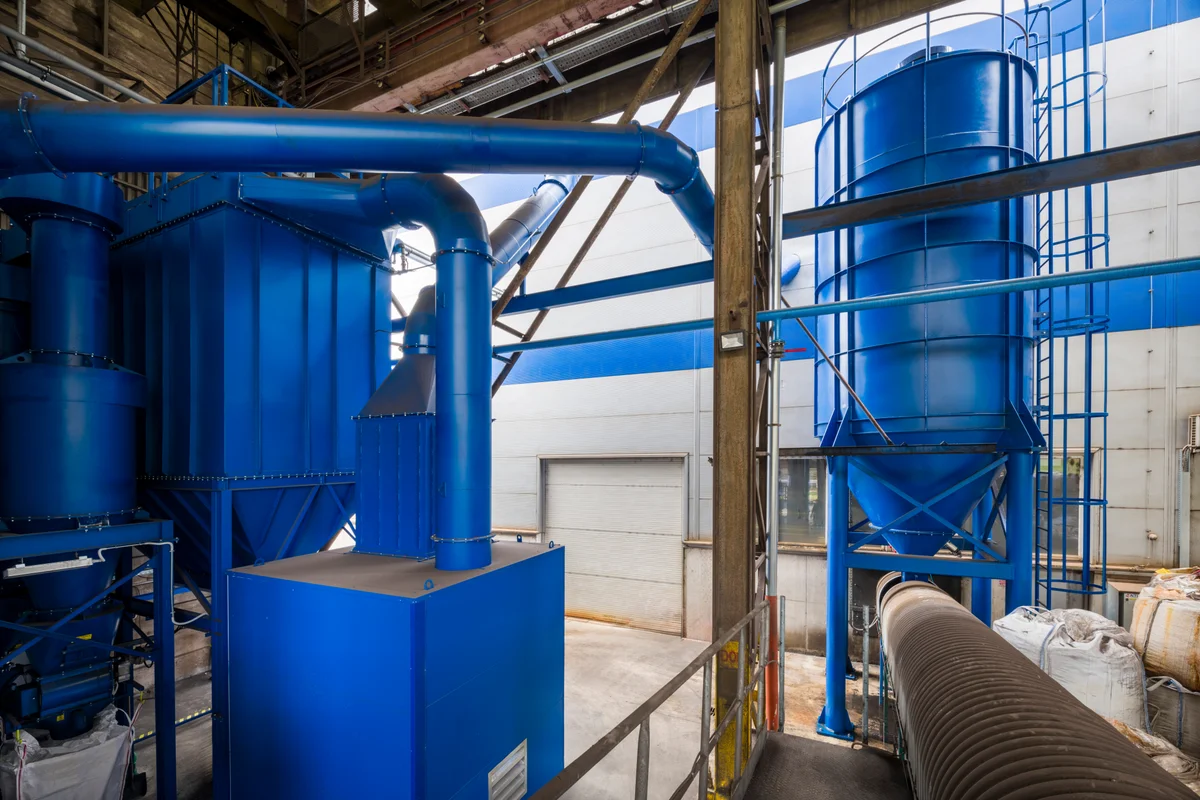 Air filtration silos